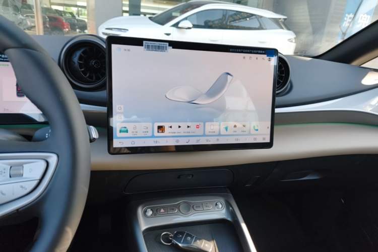 Used BYD Dolphin 2025 Intelligent Driving Version 410 km Fashion Edition Audio And AC Panel