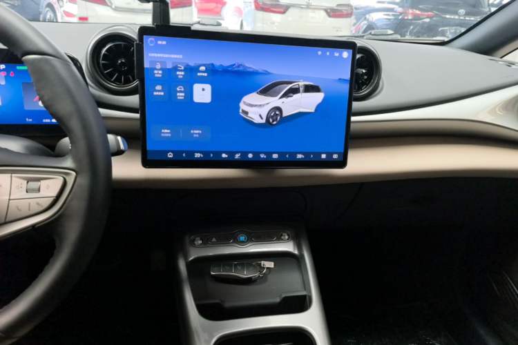Used BYD Dolphin 2025 Smart Drive Version 420 km Freedom Edition Audio And AC Panel