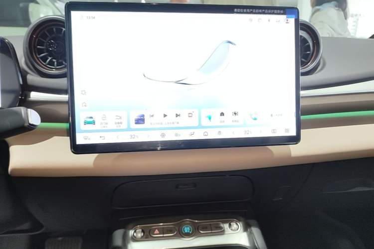 Used BYD Dolphin 2025 Intelligent Driving Version 410 km Fashion Edition Audio And AC Panel