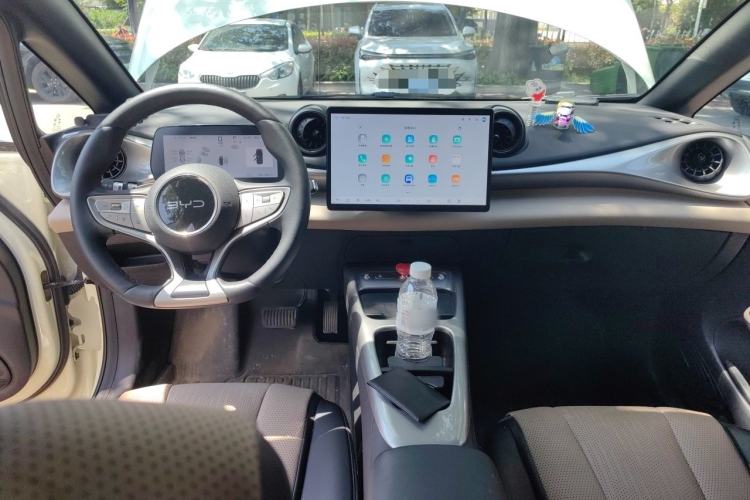 Used BYD Dolphin 2025 Intelligent Driving Version 410 km Fashion Edition Center Console