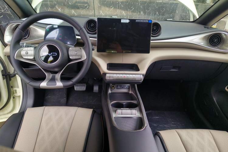 Used BYD Dolphin 2025 420km Free Edition Center Console