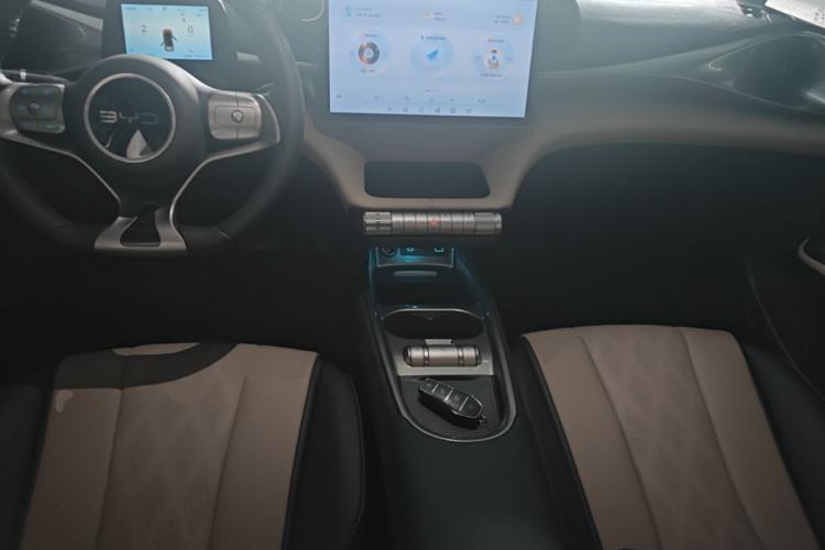 Used BYD Dolphin 2025 420km Free Edition Center Console
