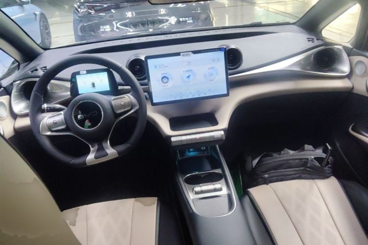 Used BYD Dolphin 2025 420km Free Edition Center Console