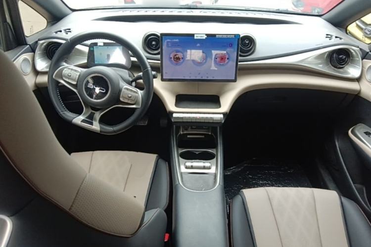 Used BYD Dolphin 2025 420km Free Edition Center Console