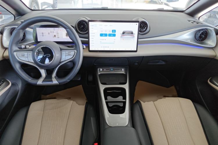 Used BYD Dolphin 2025 Intelligent Driving Version 410 km Fashion Edition Center Console