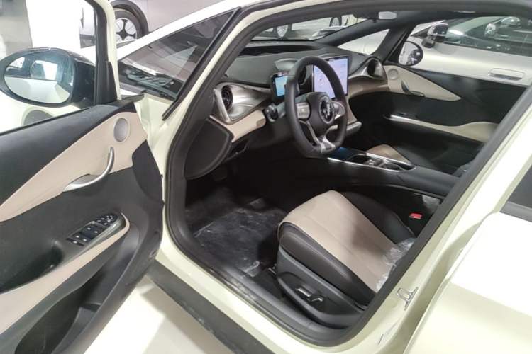 Used BYD Dolphin 2025 420km Free Edition Driver Seat