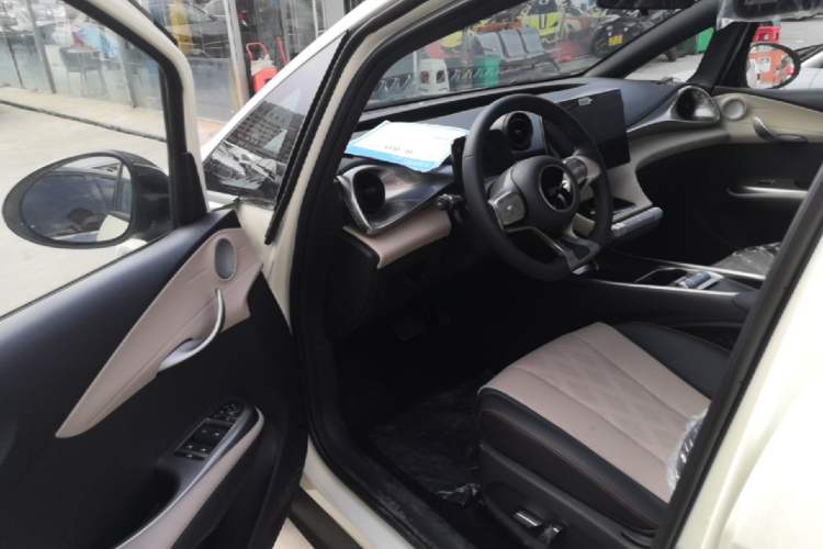 Used BYD Dolphin 2025 420km Free Edition Driver Seat