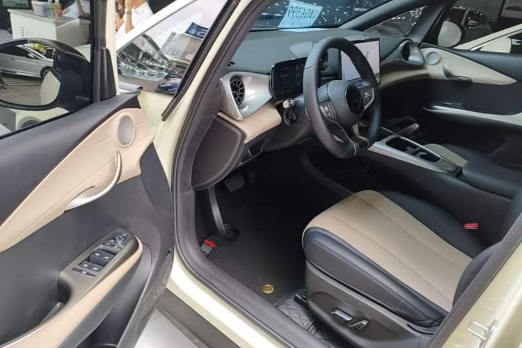 Used BYD Dolphin 2025 Smart Drive Version 420 km Freedom Edition Driver Seat