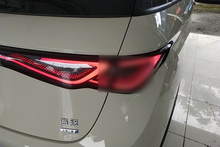 Used BYD Dolphin 2025 Smart Drive Version 420 km Freedom Edition Exterior 3