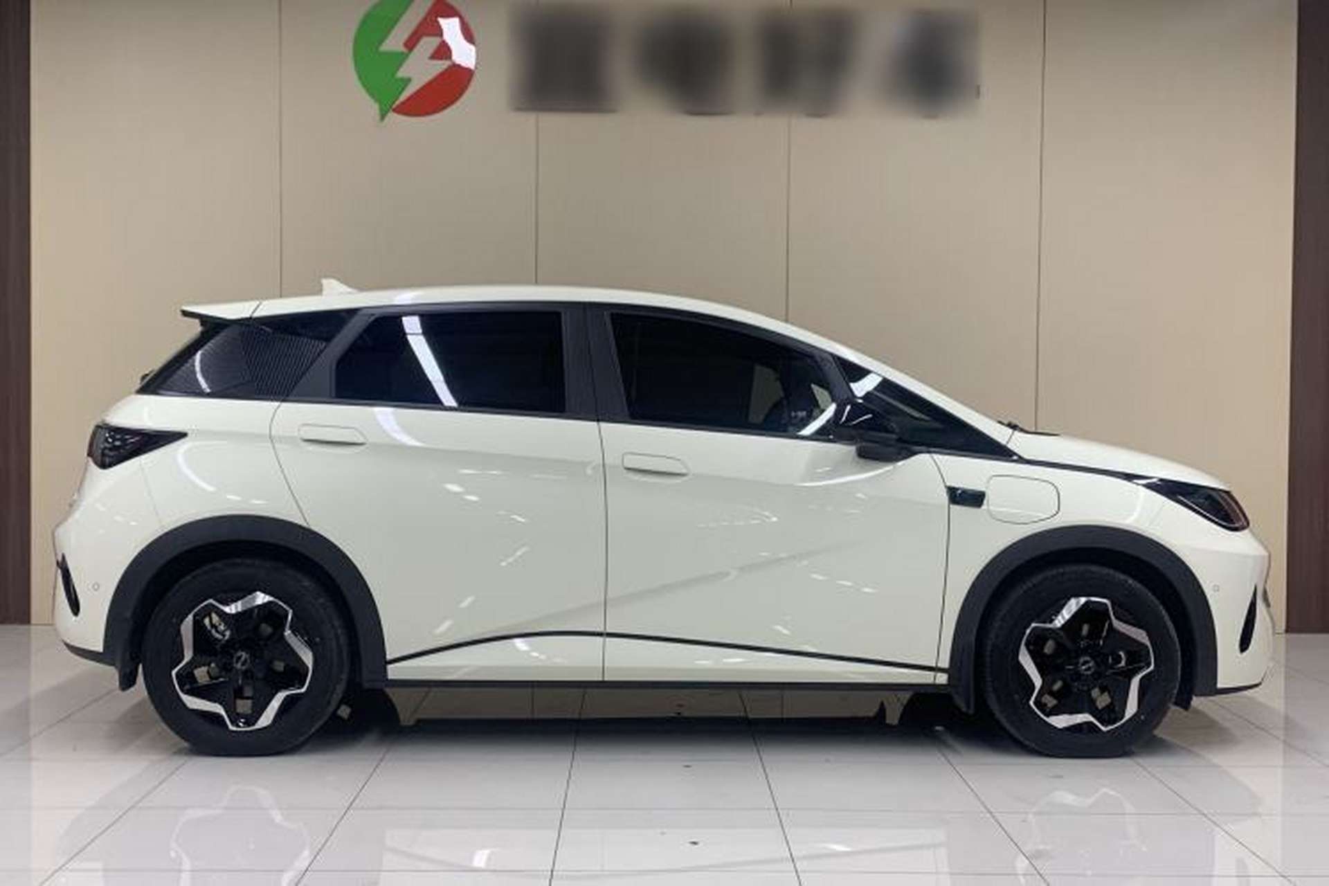 Used BYD Dolphin 2025 Smart Drive Version 420 km Freedom Edition Exterior 3