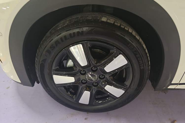 Used BYD Dolphin 2025 Intelligent Driving Version 410 km Fashion Edition Exterior 4
