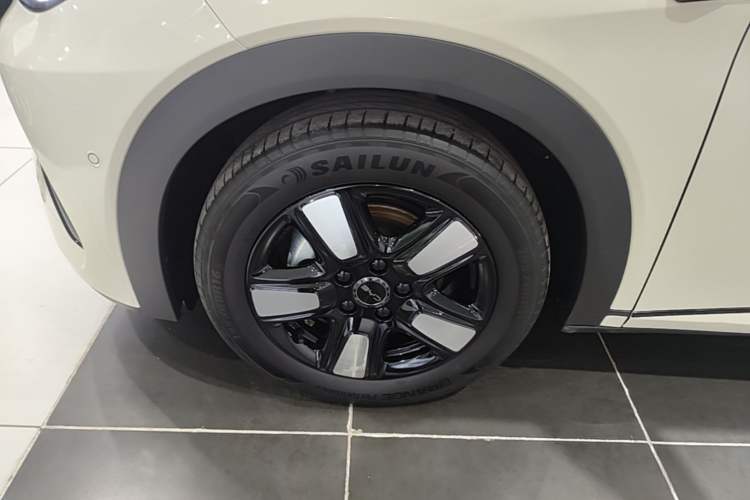 Used BYD Dolphin 2025 Intelligent Driving Version 410 km Fashion Edition Exterior 4