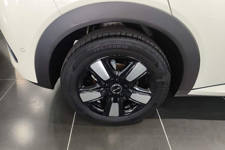Used BYD Dolphin 2025 Intelligent Driving Version 410 km Fashion Edition Exterior 5