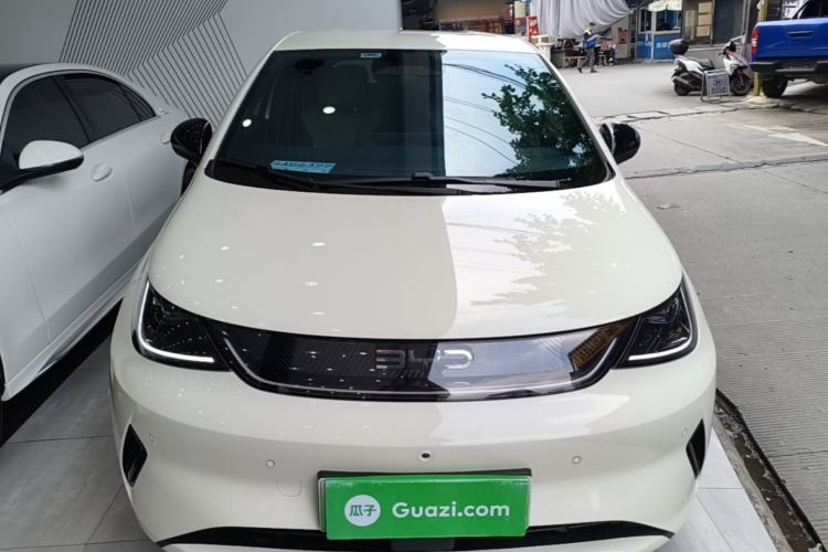 Used BYD Dolphin 2025 Smart Drive Version 420 km Freedom Edition Front