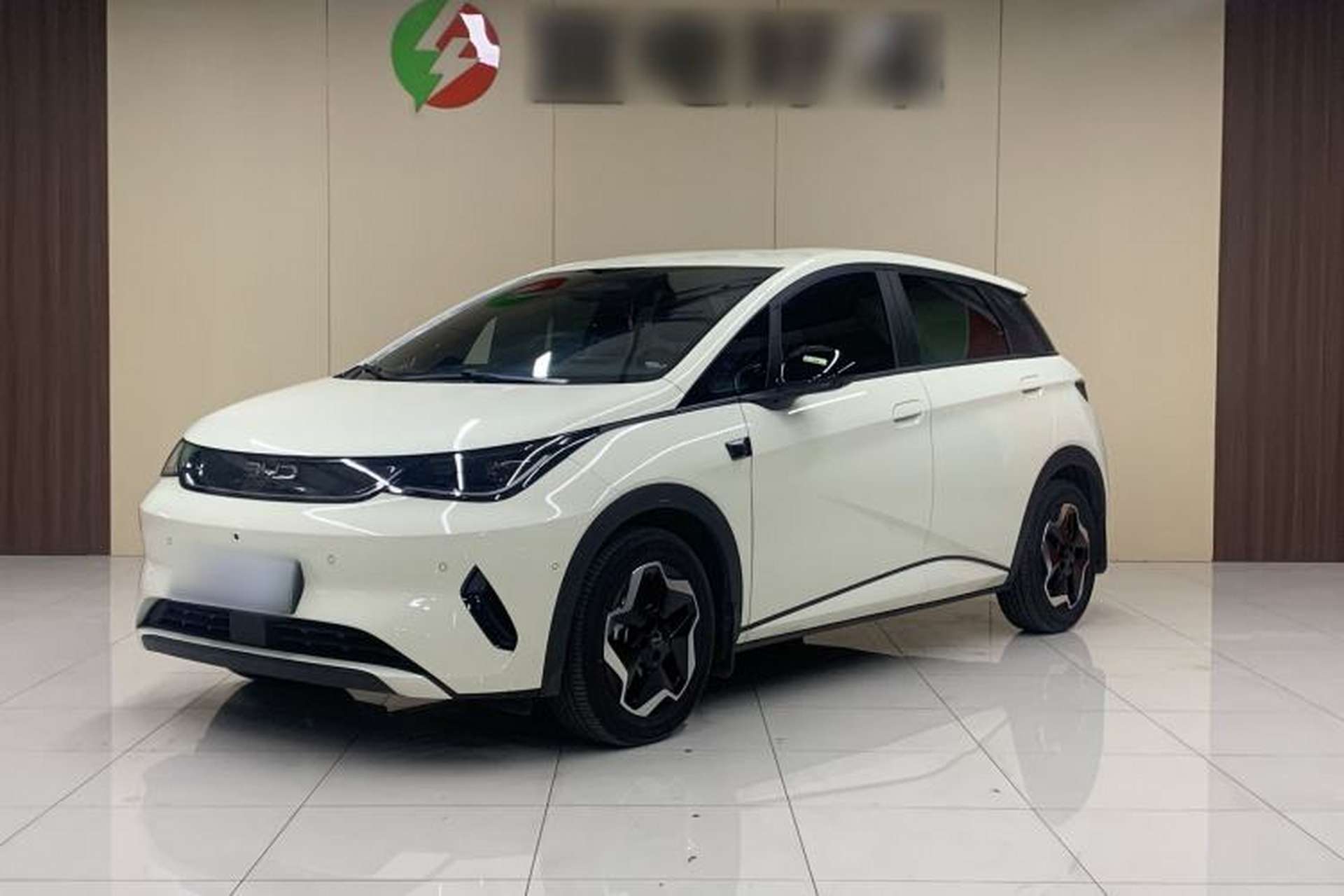 Used BYD Dolphin 2025 Smart Drive Version 420 km Freedom Edition Front Left 45 Deg