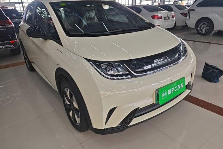 Used BYD Dolphin 2025 420km Free Edition Front Right 45 Deg