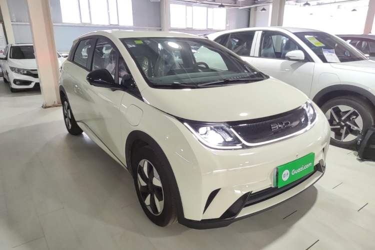 Used BYD Dolphin 2025 420km Free Edition Front Right 45 Deg