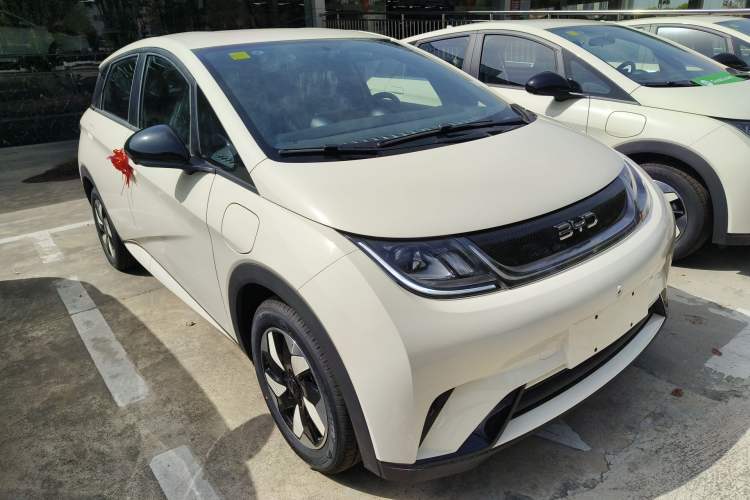 Used BYD Dolphin 2025 420km Free Edition Front Right 45 Deg