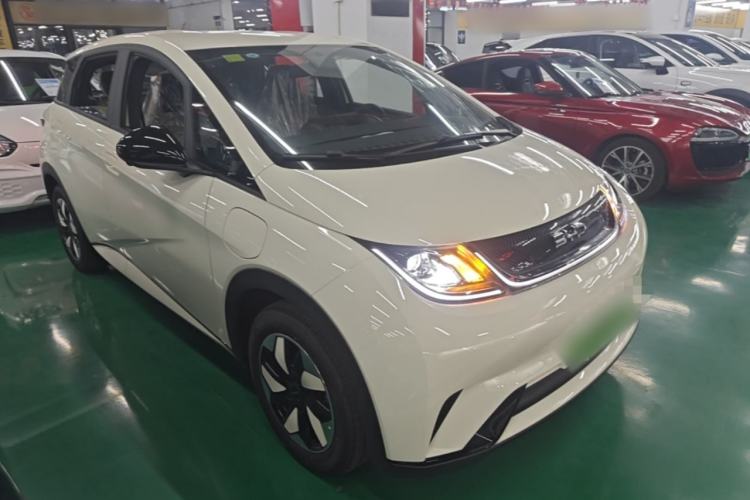 Used BYD Dolphin 2025 420km Free Edition Front Right 45 Deg