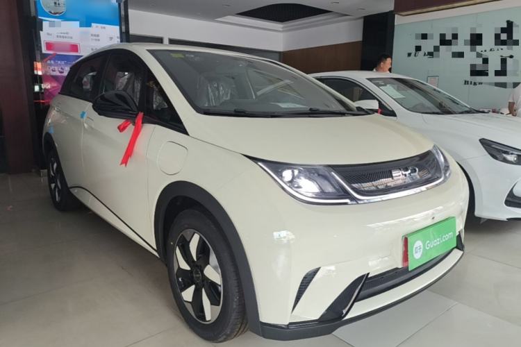Used BYD Dolphin 2025 420km Free Edition Front Right 45 Deg