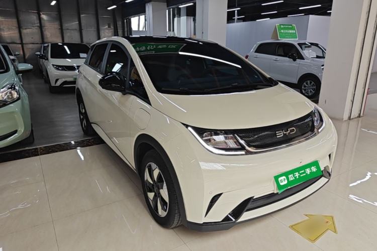 Used BYD Dolphin 2025 420km Fashion Edition Front Right 45 Deg