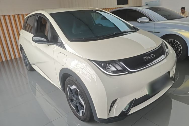 Used BYD Dolphin 2025 420km Active Version Front Right 45 Deg