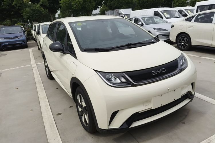 Used BYD Dolphin 2025 420km Free Edition Front Right 45 Deg