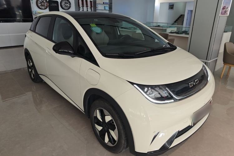 Used BYD Dolphin 2025 420km Fashion Edition Front Right 45 Deg