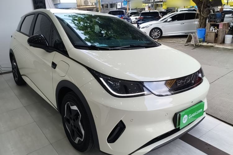 Used BYD Dolphin 2025 Smart Drive Version 420 km Freedom Edition Front Right 45 Deg