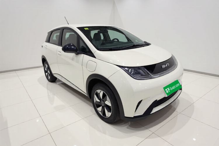 Used BYD Dolphin 2025 420km Free Edition Front Right 45 Deg