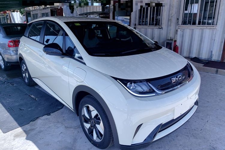 Used BYD Dolphin 2025 420km Free Edition Front Right 45 Deg