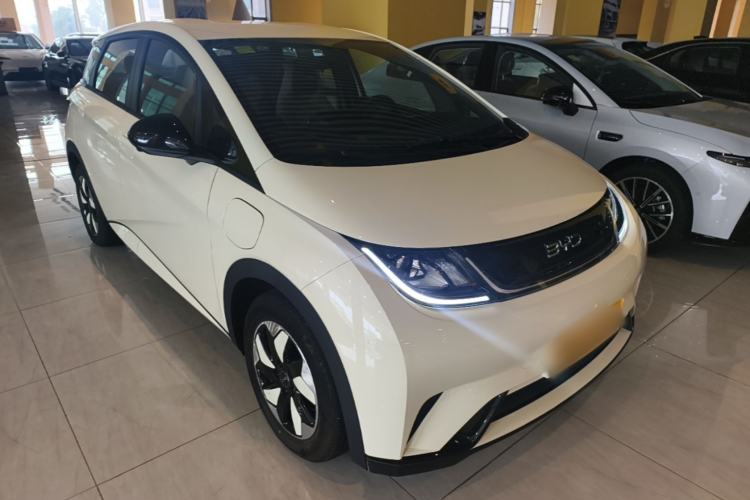 Used BYD Dolphin 2025 420km Free Edition Front Right 45 Deg