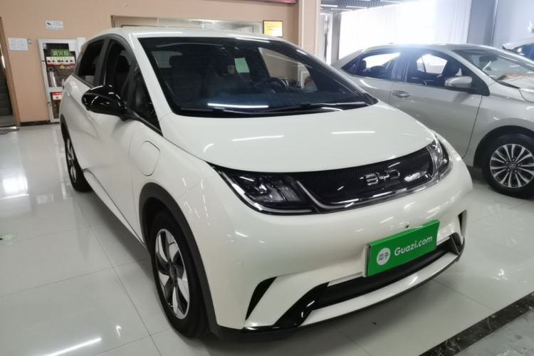 Used BYD Dolphin 2025 420km Free Edition Front Right 45 Deg