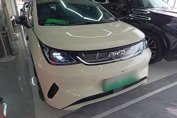 Used BYD Dolphin 2025 Smart Drive Version 420 km Freedom Edition Front Right 45 Deg
