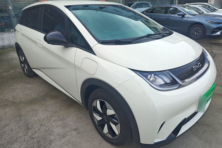 Used BYD Dolphin 2025 420km Free Edition Front Right 45 Deg