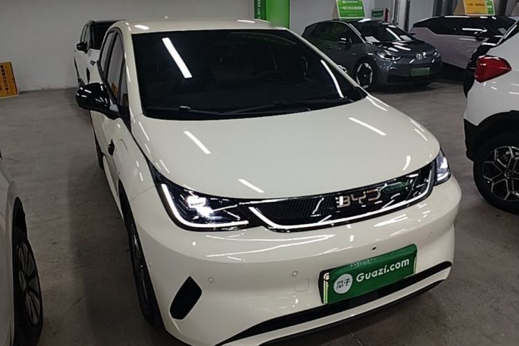 Used BYD Dolphin 2025 Smart Drive Version 420 km Freedom Edition Front Right 45 Deg
