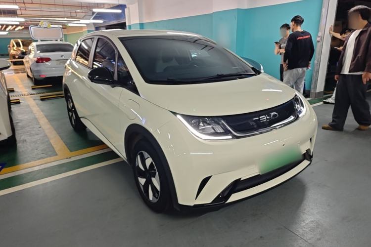 Used BYD Dolphin 2025 420km Free Edition Front Right 45 Deg