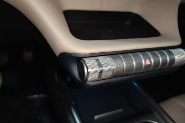 Used BYD Dolphin 2025 420km Free Edition Gear Lever