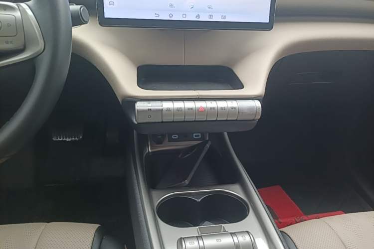 Used BYD Dolphin 2025 520km Range Knight Edition Gear Lever