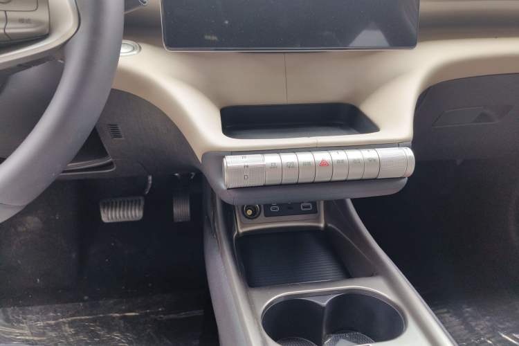 Used BYD Dolphin 2025 420km Free Edition Gear Lever