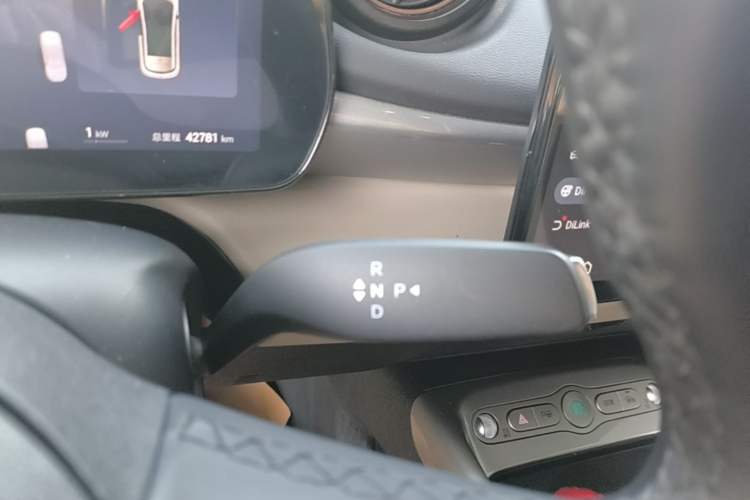 Used BYD Dolphin 2025 Smart Drive Version 420 km Freedom Edition Gear Lever