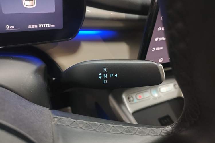 Used BYD Dolphin 2025 Intelligent Driving Version 410 km Fashion Edition Gear Lever
