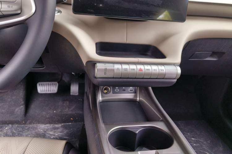 Used BYD Dolphin 2025 420km Free Edition Gear Lever