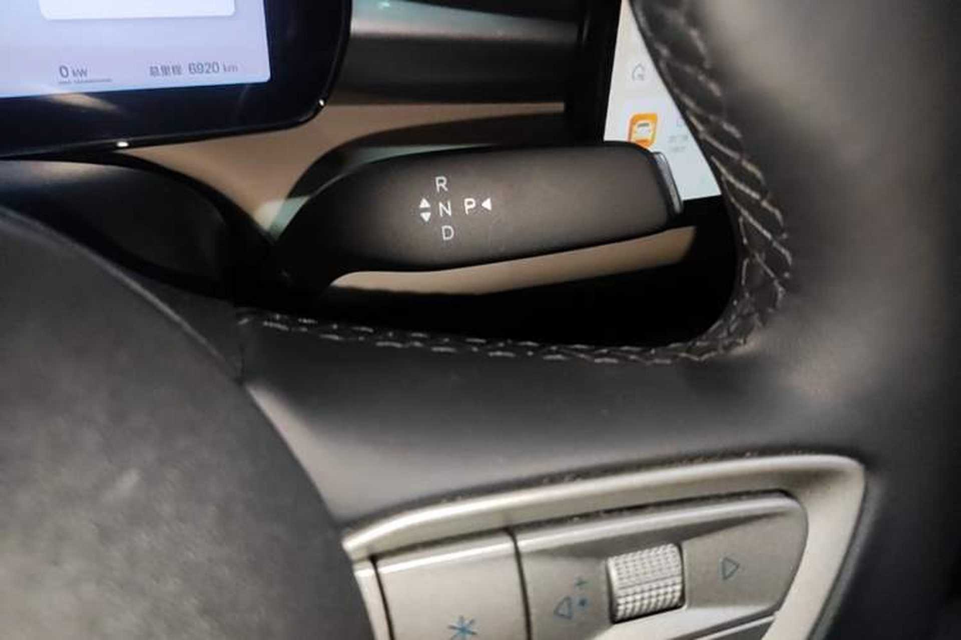 Used BYD Dolphin 2025 Smart Drive Version 420 km Freedom Edition Gear Lever