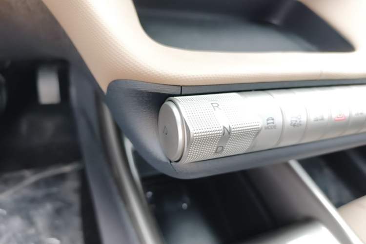 Used BYD Dolphin 2025 420km Free Edition Gear Lever