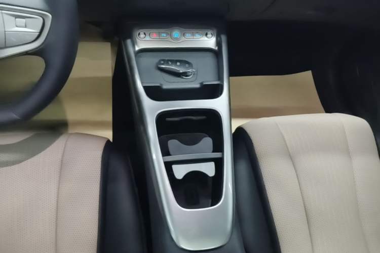 Used BYD Dolphin 2025 Intelligent Driving Version 410 km Fashion Edition Gear Lever