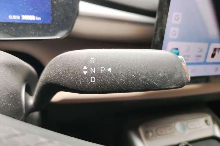 Used BYD Dolphin 2025 Smart Drive Version 420 km Freedom Edition Gear Lever
