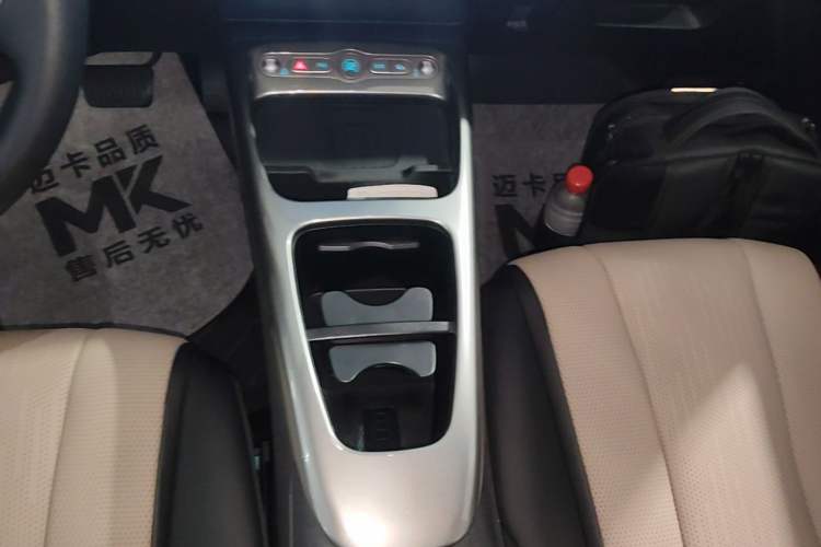 Used BYD Dolphin 2025 Intelligent Driving Version 410 km Fashion Edition Gear Lever