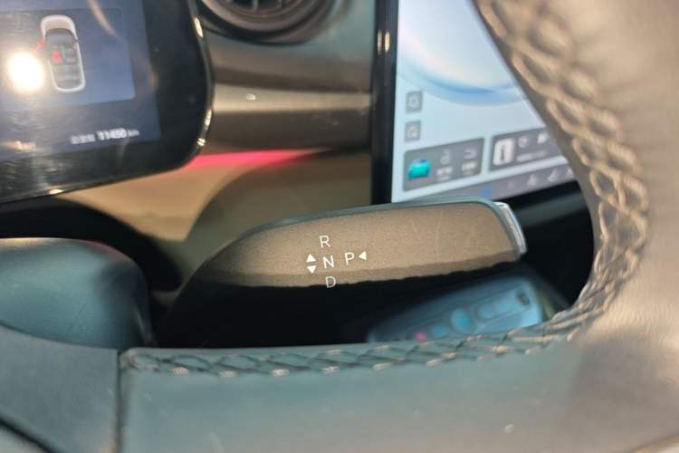 Used BYD Dolphin 2025 Intelligent Driving Version 410 km Fashion Edition Gear Lever