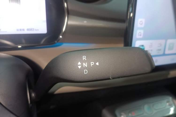 Used BYD Dolphin 2025 Intelligent Driving Version 410 km Fashion Edition Gear Lever